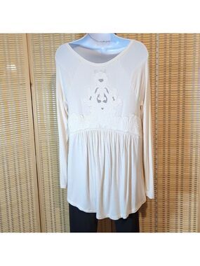 American eagle Soft and sexy off white lace accent Hi-Lo top sz SP